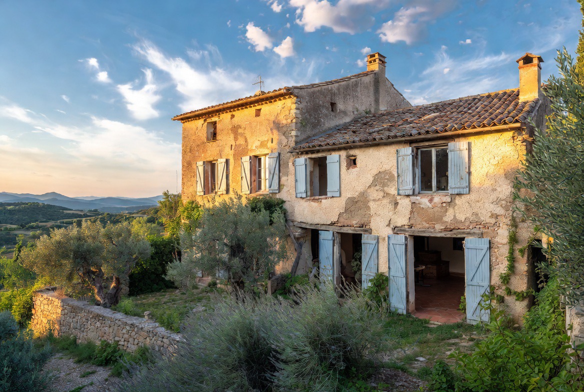 Chantier Patricio Build — mas provençal en pierre à restaurer dans l'arrière-pays azuréen
